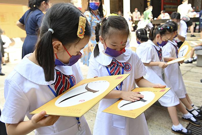 學生舉行開筆禮迎開學