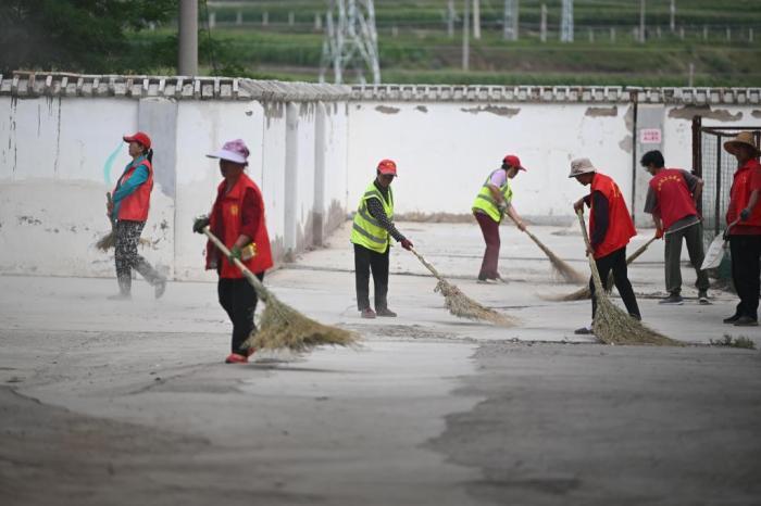 甘肅榆中山洪災(zāi)害安置點(diǎn)見(jiàn)聞：床鋪熱飯暖人心
