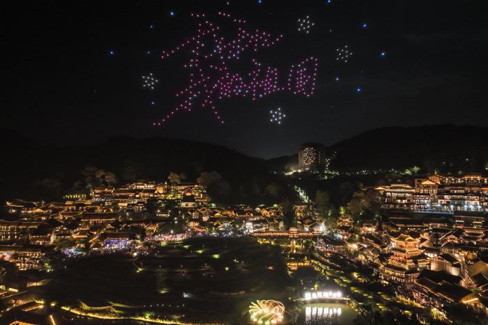 “烏江煙火大會”燃動國慶中秋假期夜經(jīng)濟(jì)