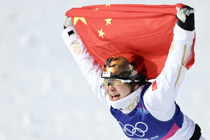 徐夢桃衛(wèi)冕自由式滑雪空中技巧冠軍