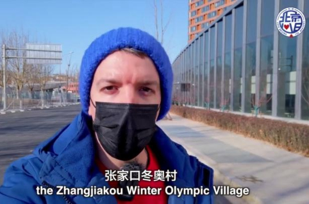 運(yùn)動(dòng)員公寓什么樣？英國(guó)小哥玩嗨了