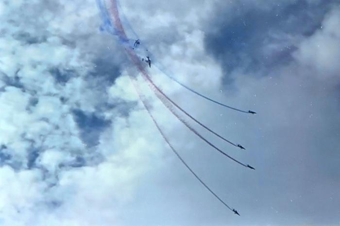 法國飛行表演隊(duì)兩架飛機(jī)相撞
