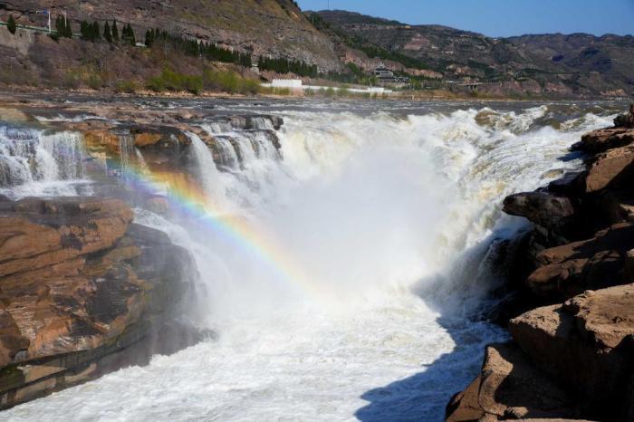 山西黃河壺口瀑布進(jìn)入桃花汛觀賞期